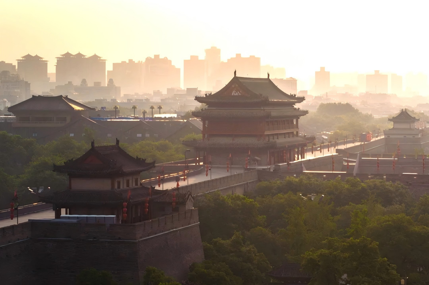 Walking Tour in the Huancheng Park, Ancient City Wall, Shaanxi Cuisine, Tang Paradise