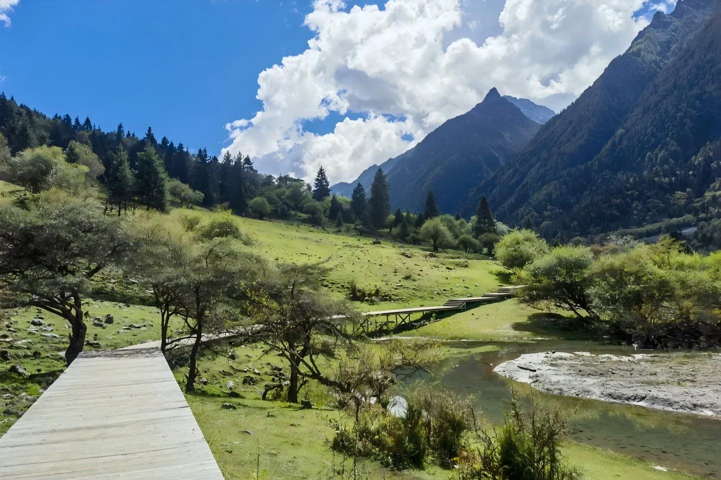 Beauty of Mt. Siguniang: Shuangqiao Valley, Mt. Siguniang - Danba