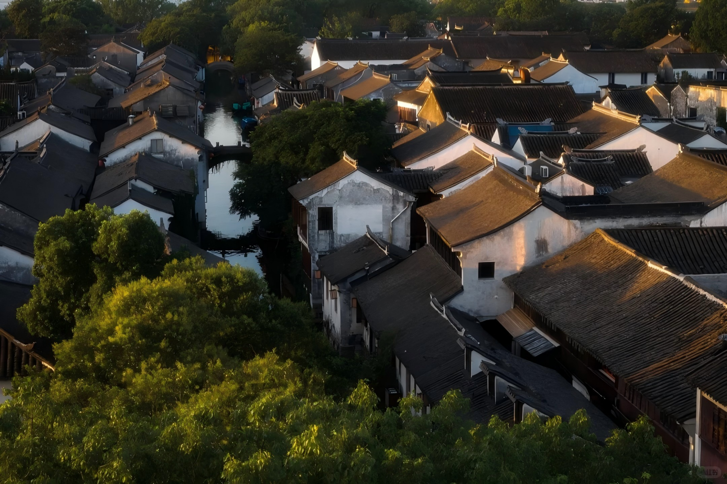 One-Day Tour to Zhujiajiao Water Town