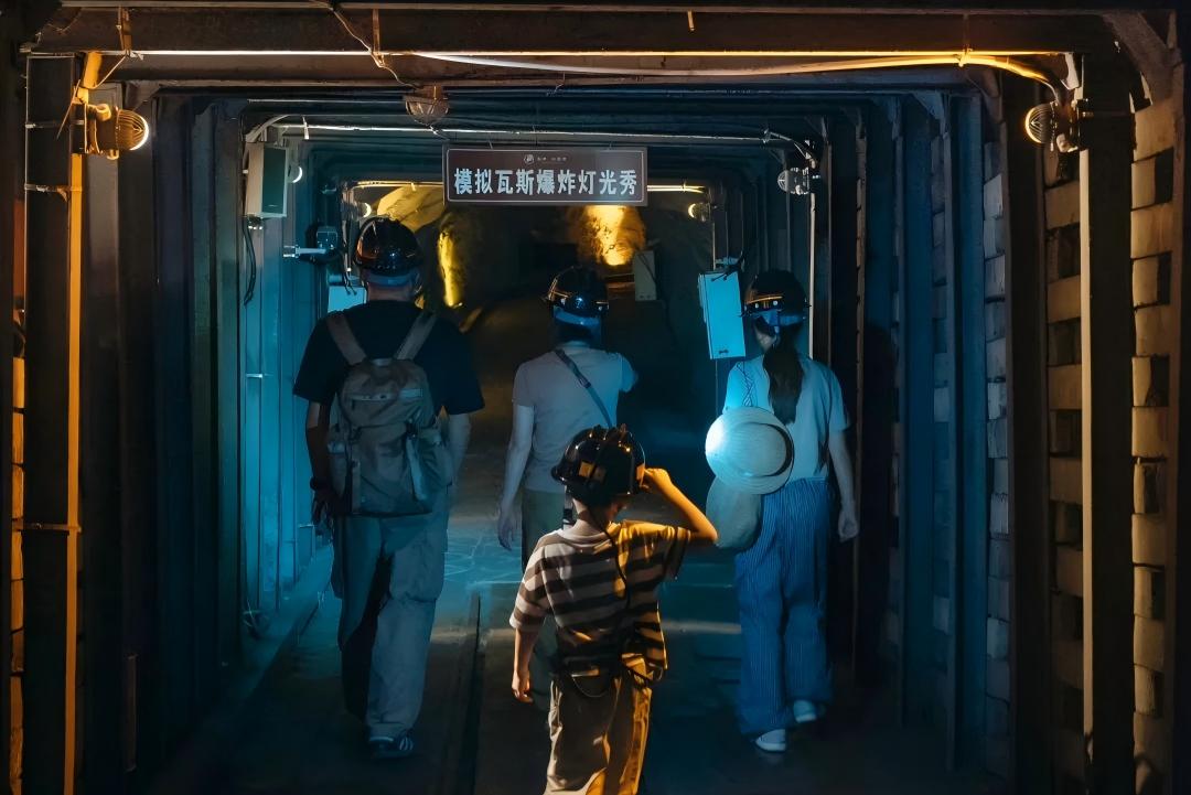 Leshan, Luocheng Ancient Town and Jiayang's Train