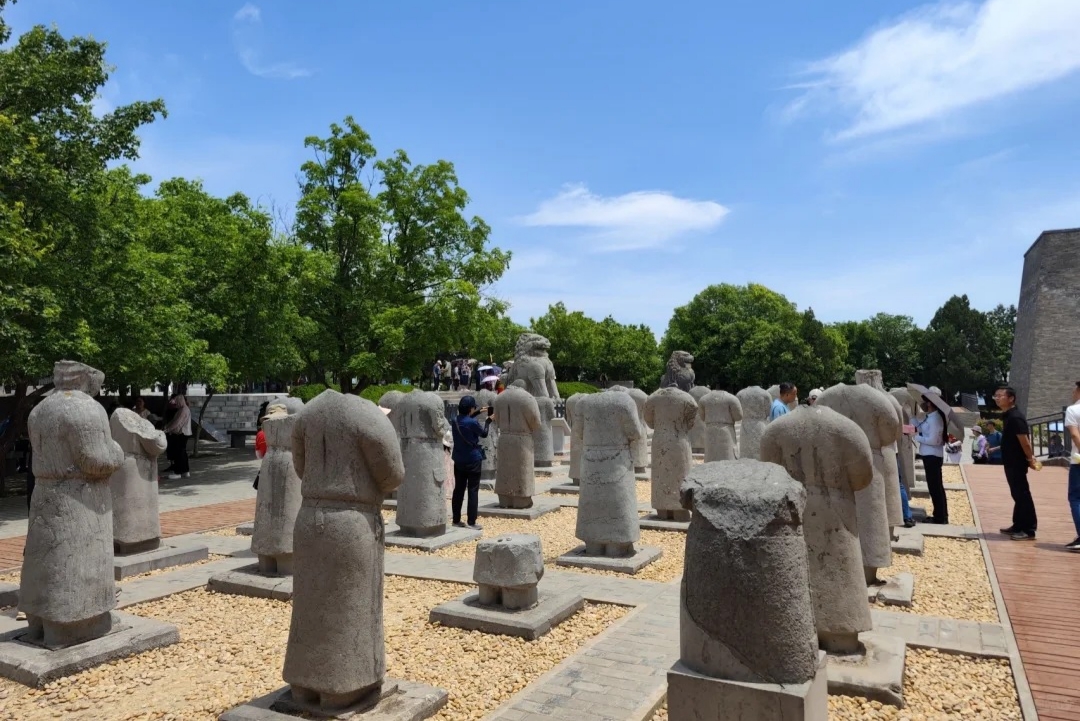 Famen Temple, Qianling Mausoleum