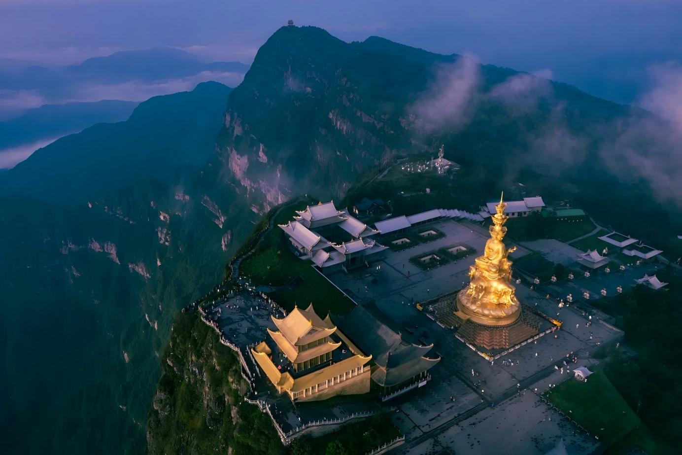 Chengdu - Leshan - Mt. Emei