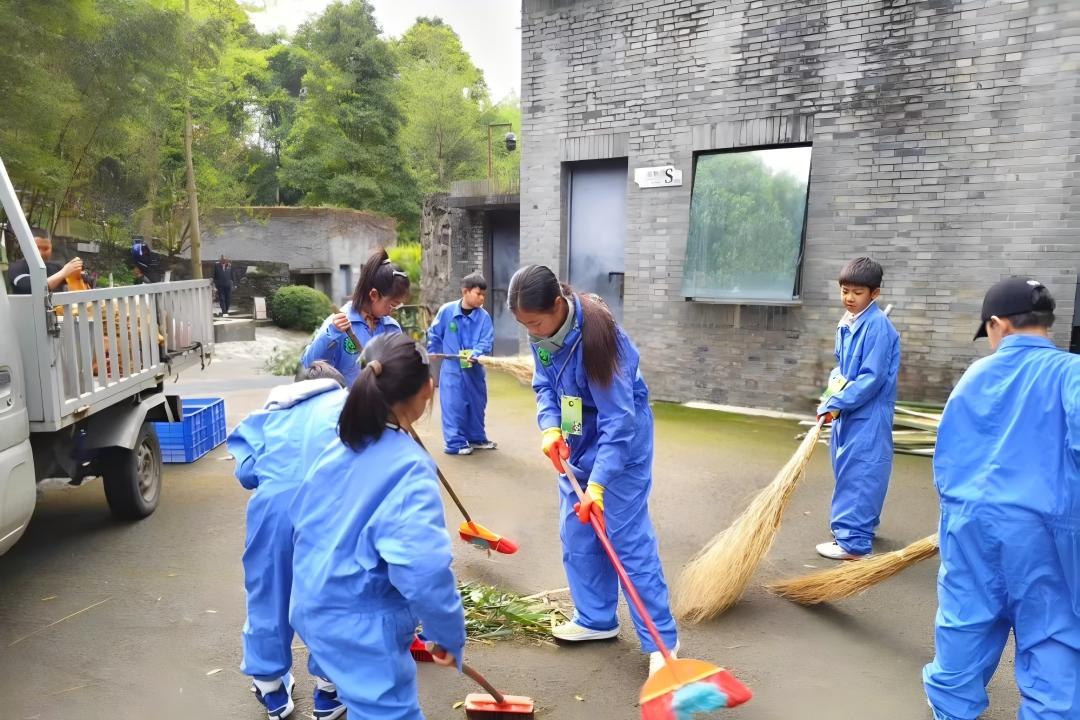 Chengdu | Meet Pandas and Chengduers