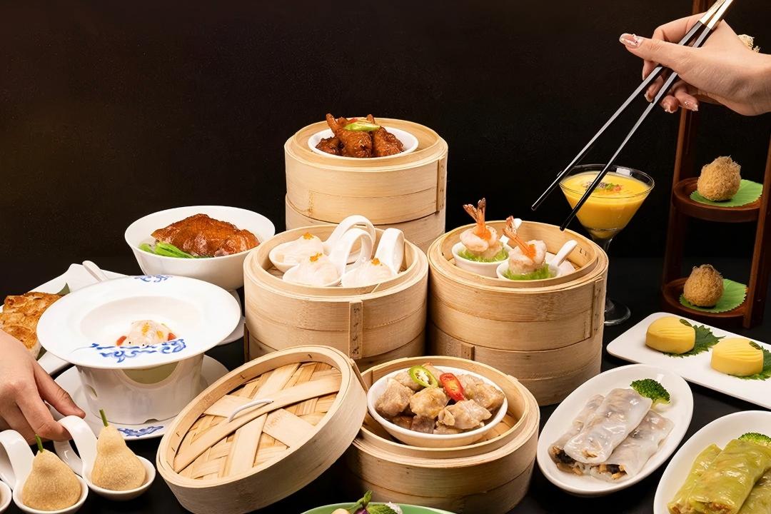 Wong Tai Sin Temple, Victoria Harbor Cruise, Cantonese Dim Sum, Hong Kong Palace Museum