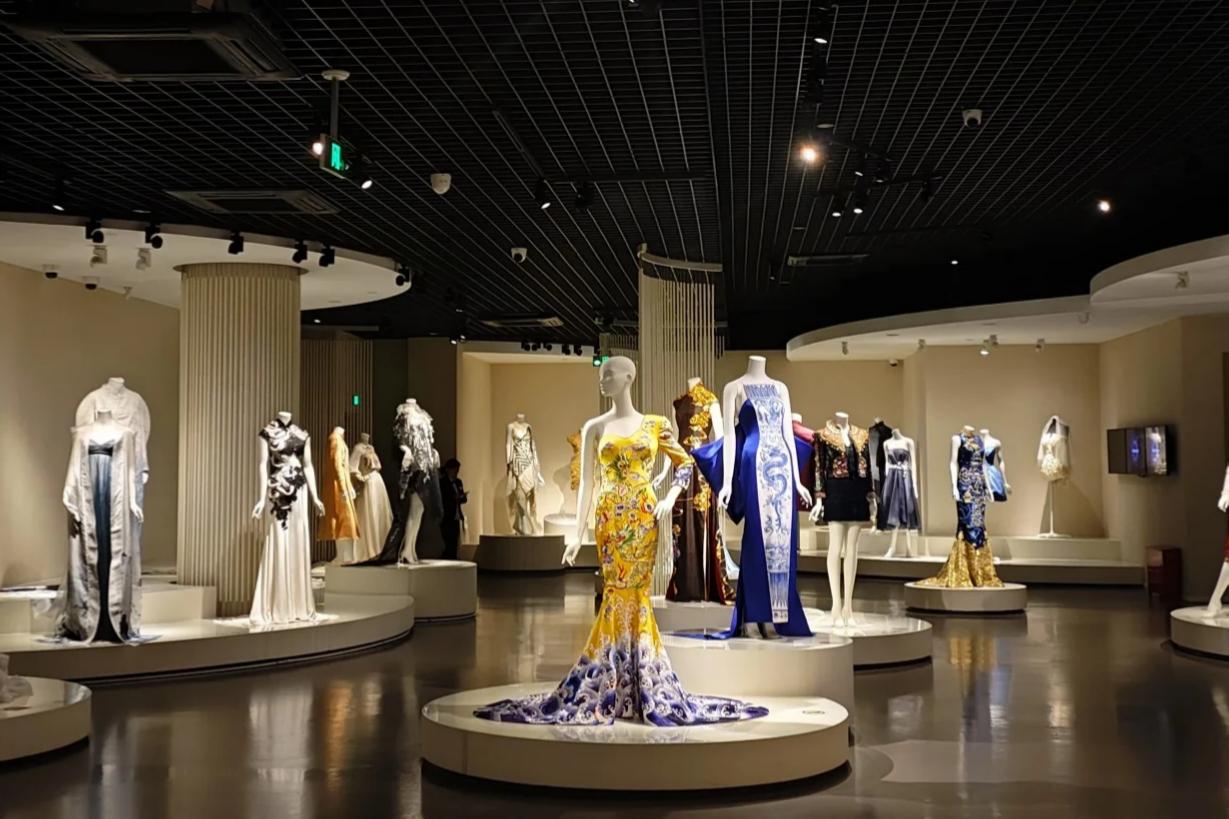 China Knives, Scissors and Swords Museum, China Umbrella Museum, China Fan Museum, Hangzhou Workmanship Demonstration Pavilion, Cruise on the Beijing-Hangzhou Grand Canal, Xiangji Temple, Umbrella Painting Experience