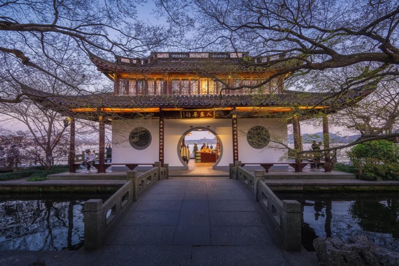 Huangshan to Hangzhou | Natural & Cultural Harmony