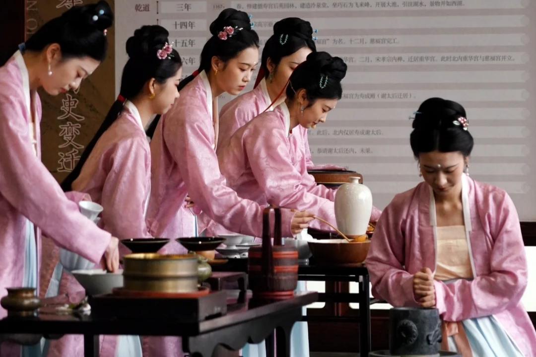 China Knives, Scissors and Swords Museum, China Umbrella Museum, China Fan Museum, Hangzhou Workmanship Demonstration Pavilion, Cruise on the Beijing-Hangzhou Grand Canal, Xiangji Temple, Umbrella Painting Experience