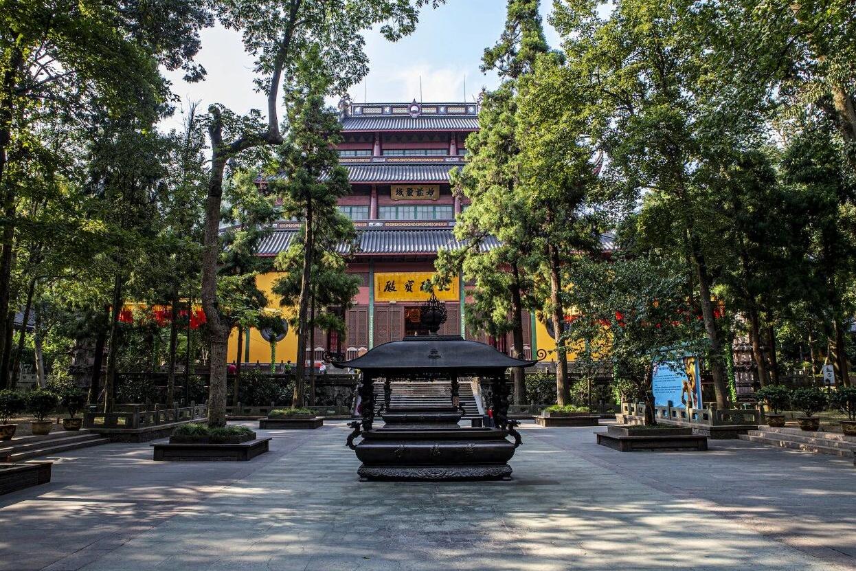 Arrival, Boat Tour on the West Lake, Lingyin Temple, Fei Lai Feng, Dragon Well Tea Plantation