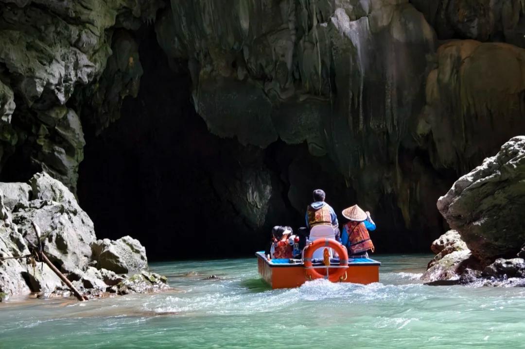 Zhangjiajie to Guilin | Reed Flute Cave
