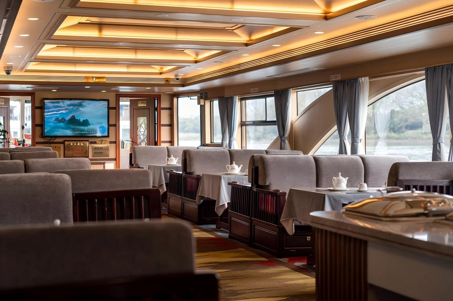 Board the Cruise and Enjoy the Picturesque Scenery