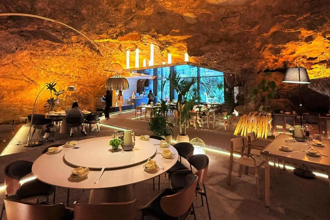  Guilin Flavors: Street Foods, Wine, and Tea