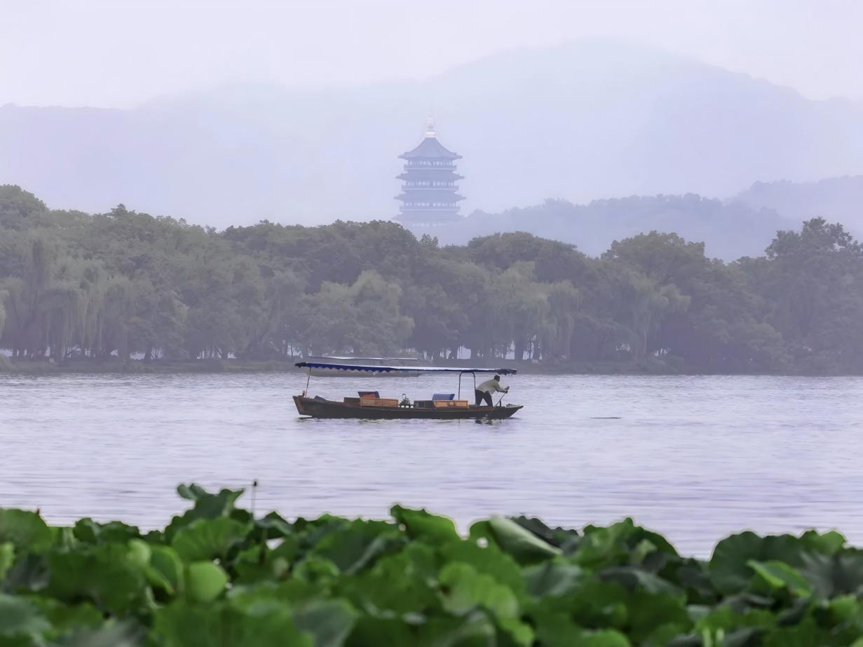 West Lake, Lingyin Temple, Feilai Peak, a Traditional Chinese Medicine Drugstore