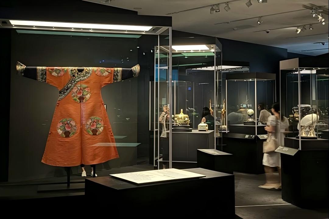 Wong Tai Sin Temple, Victoria Harbor Cruise, Cantonese Dim Sum, Hong Kong Palace Museum