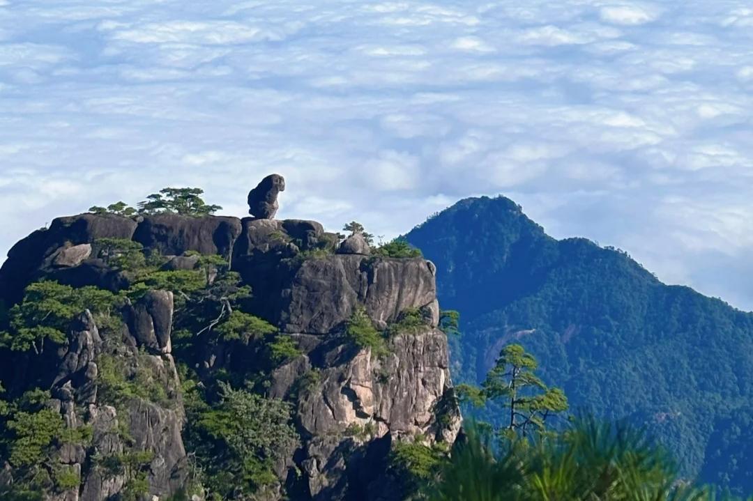 Huangshan | Meet The Mist-shrouded Peaks