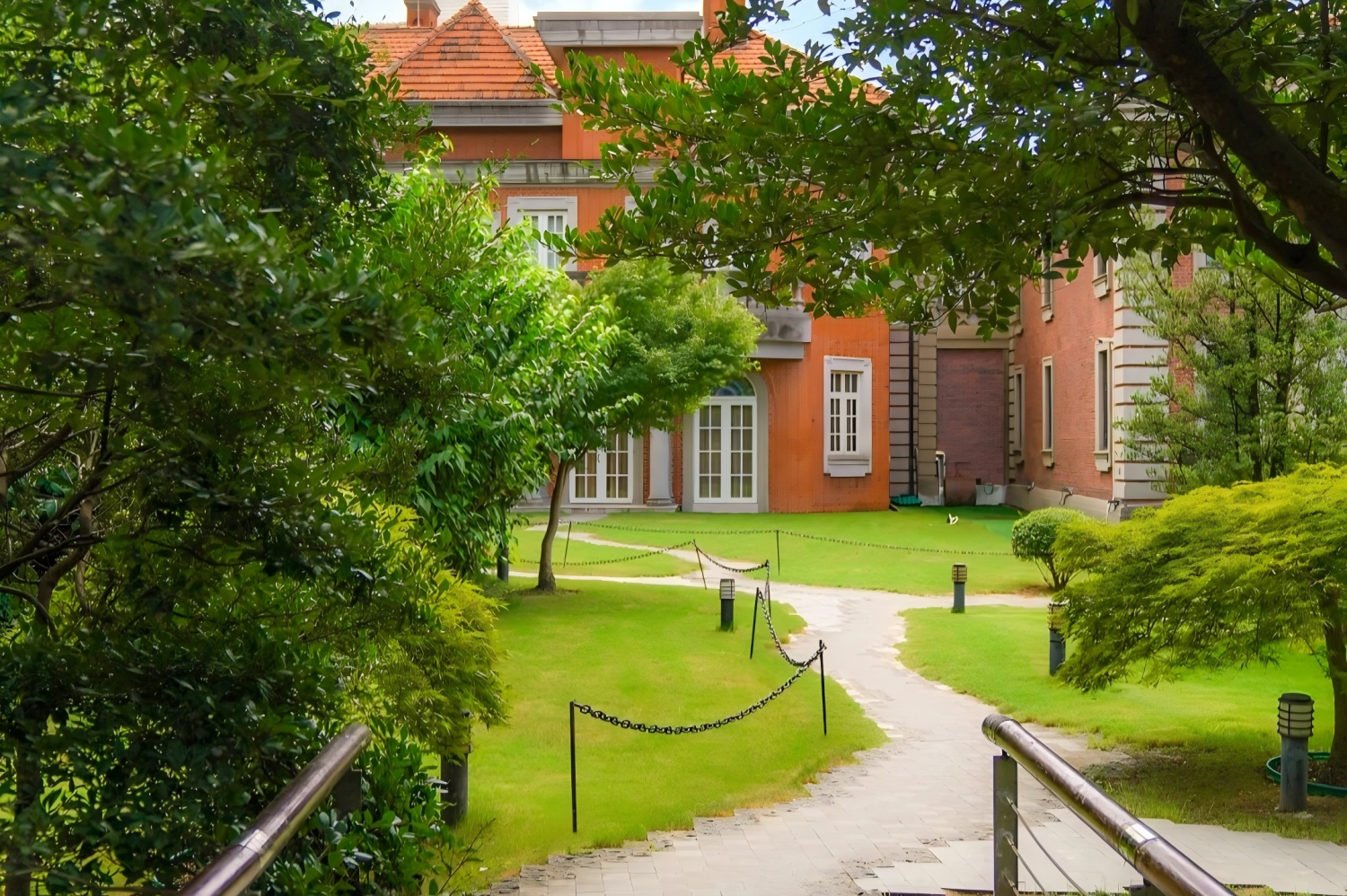 Shanghai | A Tale of Three Eras