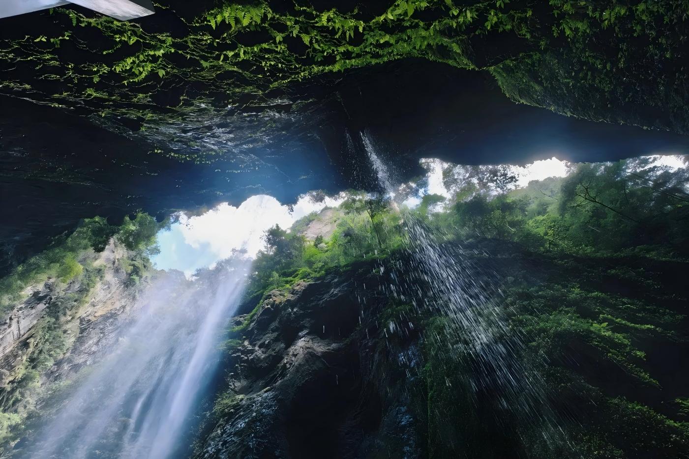 Nature's Masterpiece in Wulong