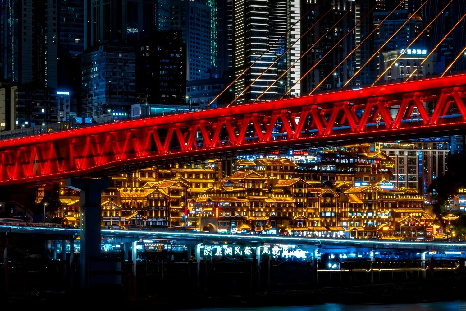 Huangjueya Old Street, Snack Tasting at Bayi Street, Liziba Rail Station, Kuixing Building, Hongya Cave, Hot Pot Dinner