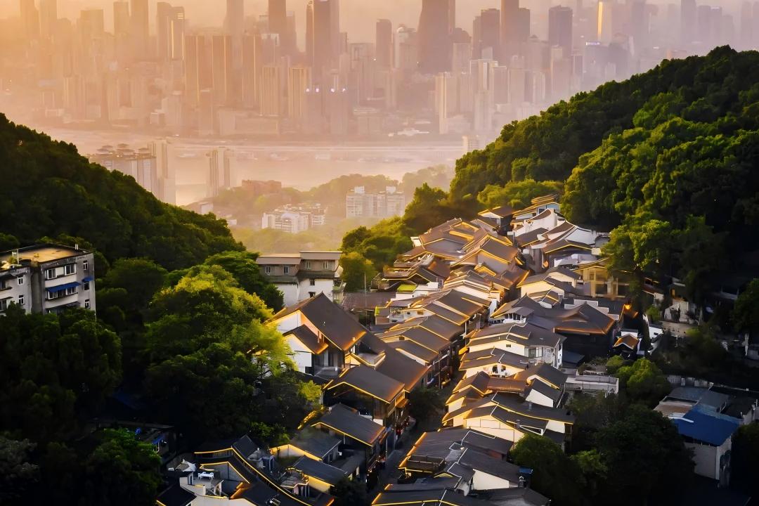 Huangjueya Old Street, Snack Tasting at Bayi Street, Liziba Rail Station, Kuixing Building, Hongya Cave, Hot Pot Dinner