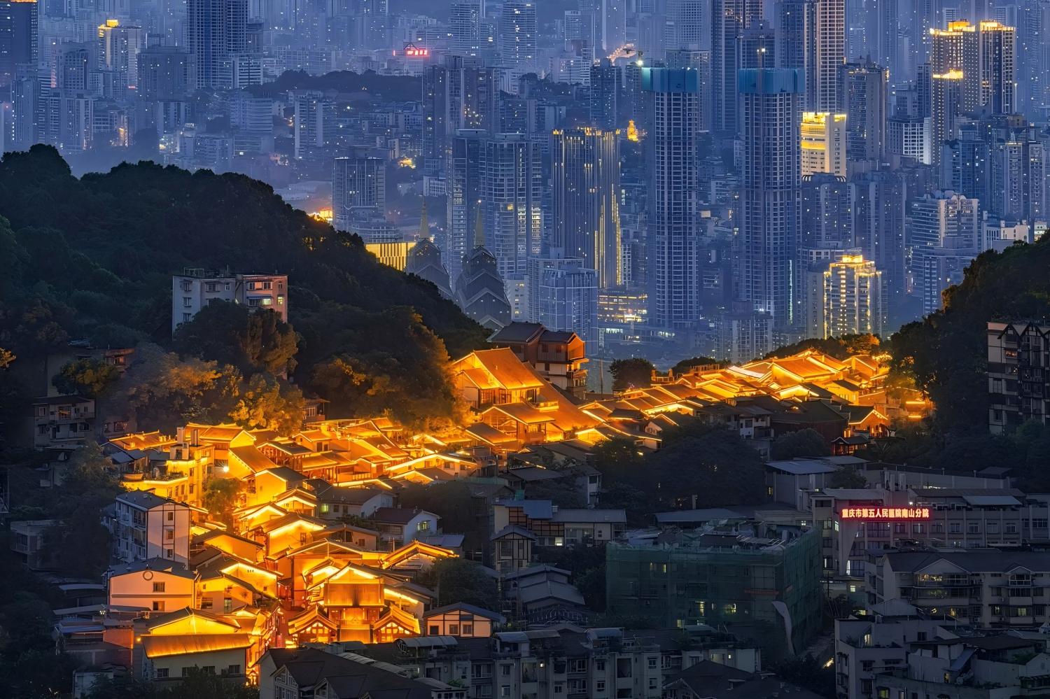 Huangjueya Old Street, Snack Tasting at Bayi Street, Liziba Rail Station, Kuixing Building, Hongya Cave, Hot Pot Dinner